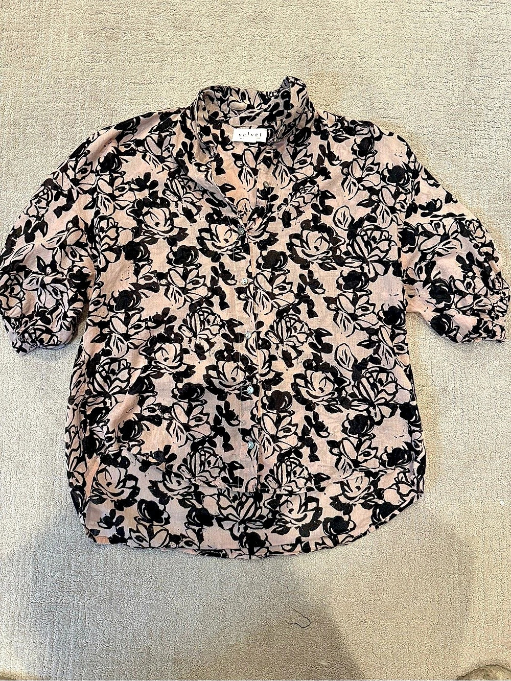 Velvet Floral Button Down Top in Pink & Black Size XS